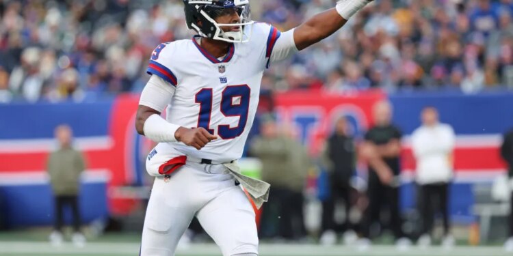 New York Giants quarterback Jameis Winston (19) reacts during the 4th quarter.