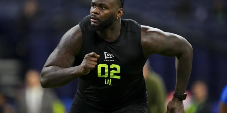 Florida's Caleb Banks could be an option in the 2026 NFL Draft for the Jets who could use a pass-rushing defensive lineman.
