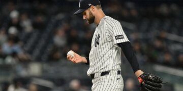 Yankees' late rally falls short after bullpen implodes in loss to Marlins
