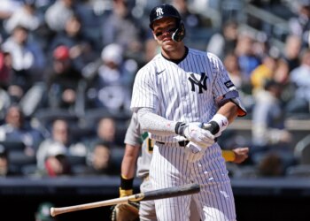 Yankees' sputtering offense highlights risk of run-it-back gamble