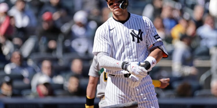 Yankees' sputtering offense highlights risk of run-it-back gamble