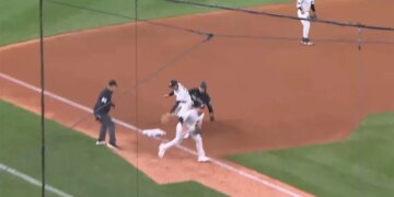 The Yankees committed a brutal error during their game against the Marlins on April 4.