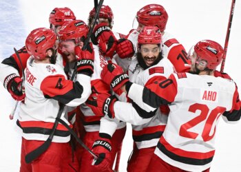bet365 bonus code: Bet $10, get $200 in bonus bets for Hurricanes vs. Canadiens