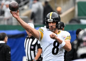 Aaron Rodgers, 42, agreed to a one-year deal to return to the Steelers on Saturday.