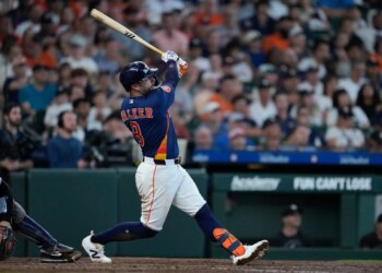 Astros could deal Christian Walker with sell-off looming