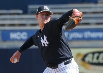 The Yankees called up right-hander Brendan Beck for Thursday's game against the Rangers.