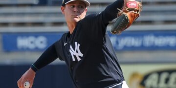 The Yankees called up right-hander Brendan Beck for Thursday's game against the Rangers.