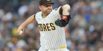 San Diego Padres starting pitcher Michael King works against a Seattle Mariners batter during the second inning of a baseball game Tuesday, April 14, 2026, in San Diego. (AP Photo/Gregory Bull)