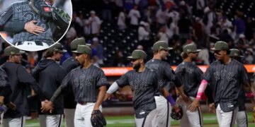 Carlos Mendoza's club shows resolve after gut punch from Clay Holmes' injury