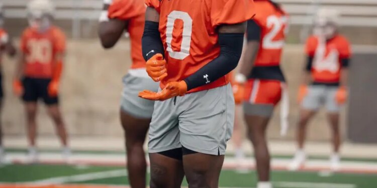 Sam Houston State defensive back William Davis in uniform.