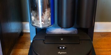Dyson Spot and Scrub Ai review: a great mop, a worse vacuum