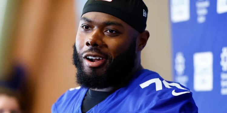 Giants left tackle Andrew Thomas speaks to reporters at OTAs on May 21, 2026.