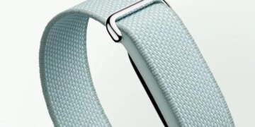 Google Fitbit Air preorders come with a second band for free