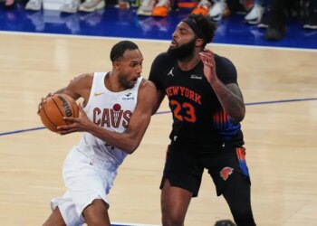 Evan Mobley, who struggled after a quick start, drives on Mitchell Robinson during the Knicks' 109-93 Game 2 blowout win over the Cavaliers on May 21, 2026 at the Garden.