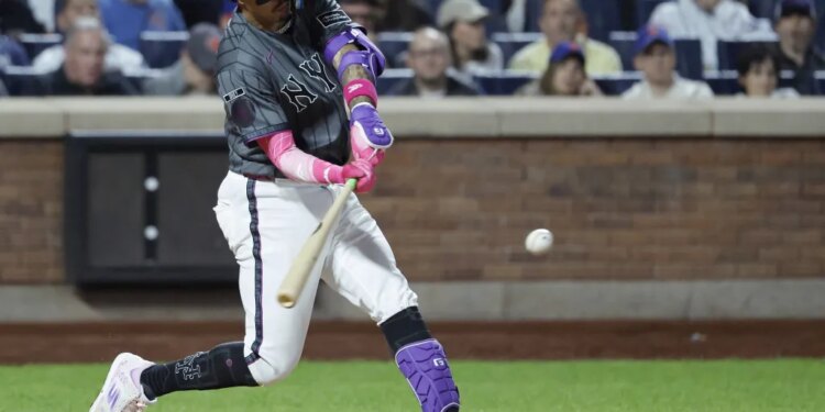 Mark Vientos rips a two-run double in the fifth inning of the Mets' 6-3 win over the Yankees on May 16, 2026 at Citi Field.