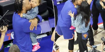 Jalen Brunson celebrates Knicks' win with daughter, wife