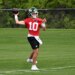 Jets quarterback Cade Klubnik (10) throws during the Jets rookie minicamp in Florham Park, NJ.