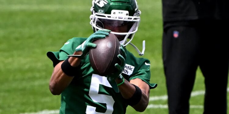 Garrett Wilson catches a pass during Jets OTA's on May 27, 2026 in Florham Park, N.J.