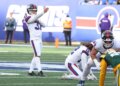 New York Giants kicker Younghoe Koo (37) reacts after missing an extra point during the first half against the Green Bay Packers.