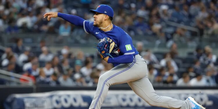 Toronto Blue Jays pitcher José Berríos throws a pitch during the second inning against the New York Yankees at Yankee Stadium in the Bronx, New York, USA, Friday, March 25, 2025.