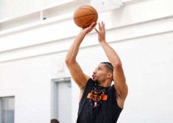 Josh Hart takes a jump shot during Knicks practice on May 20, 2026 ahead of their Game 2 matchup vs. the Cavaliers at the Garden.