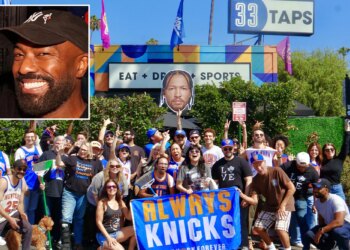 Knicks fans transform LA sports bar into LA's Madison Square Garden