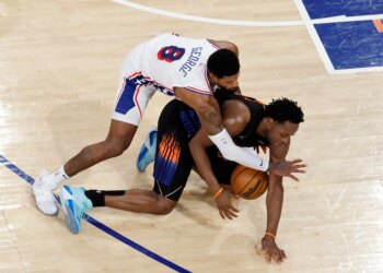 Knicks’ playoff joyride is suddenly on hold with OG Anunoby injury scare
