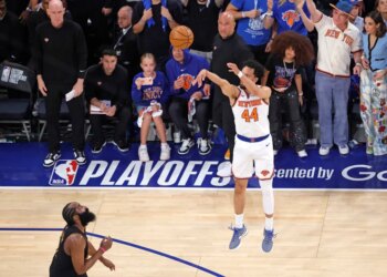 Landry Shamet hits a clutch 3-pointer in overtime of the Knicks' win over the Cavaliers on May 18. 2026.