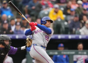 Juan Soto of the New York Mets batting against the Colorado Rockies.