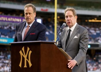Michael Kay pays homage to John Sterling with Yankees home run call