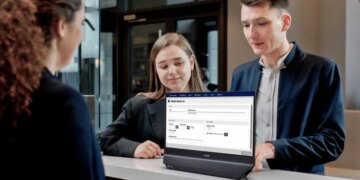Philips’ new display has a screen on both sides