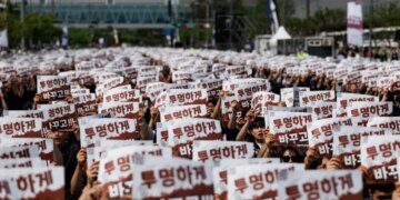 Samsung workers set to strike at worst possible time