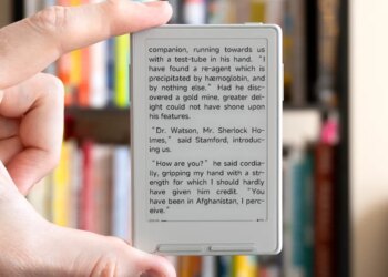 Some of Xteink’s credit card-sized e-readers are losing their best feature