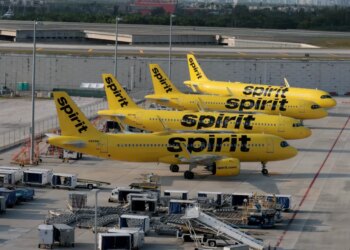 Spirit Airlines shuts down, canceling thousands of flights overnight
