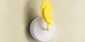 This mechanical bird drops dead when your home’s air quality worsens