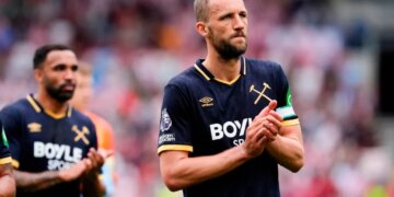 West Ham United's Tomas Soucek clapping after a soccer match.