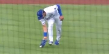 Jac Caglianone appeared to make a snow-cone, shoestring catch on Ben Rice's line drive for the final out in the first inning, but Aaron Boone challenged the call and won as it was ruled an RBI single for Rice in the Yankees' 15-1 blowout win over the Royals on May 26, 2026 in Kansas City.