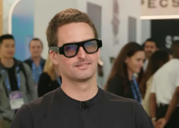 Can anyone look cool wearing Snap’s $2,000 glasses?
