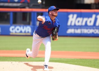 Christian Scott (45) pitches in the first inning when the New York Mets played the St. Louis Cardinals Thursday, June 11, 2026