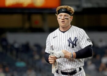 New York Yankees player Clint Frazier reacts after striking out to end the 5th inning.