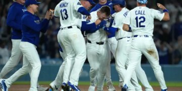 Dodgers storm back in ninth for wild walk-off win over Orioles