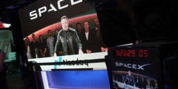 Don't be surprised if SpaceX's shares fizzle following the initial Wall Street hype