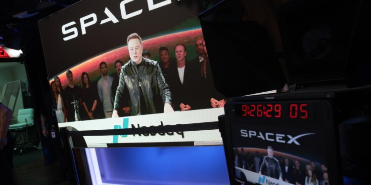 Don't be surprised if SpaceX's shares fizzle following the initial Wall Street hype