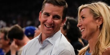Giants quarterback Eli Manning watches courtside during Game 3 of the NBA Finals basketball series between the San Antonio Spurs and the New York Knicks, Monday, June 8, 2026.