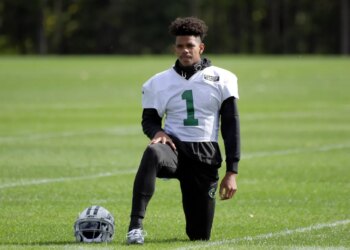 New York Jets wide receiver Terrelle Pryor (1) during practice in Florham Park, NJ.