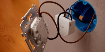 Hue’s wired wall modules bring non-smart lights into its ecosystem