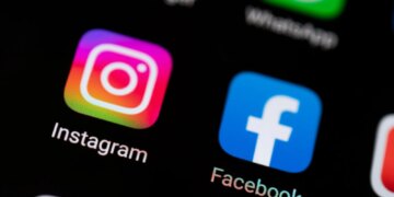 Instagram and Facebook hit with widespread outage