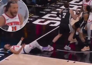 Jalen Brunson explodes at Scott Foster after Spurs player steps on ankle