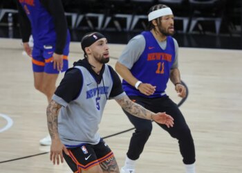 Jose Alvarado (left) and Jalen Brunson work out during Knicks' practice on June 2, 2026 in San Antonio.