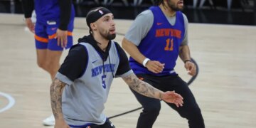 Jose Alvarado (left) and Jalen Brunson work out during Knicks' practice on June 2, 2026 in San Antonio.